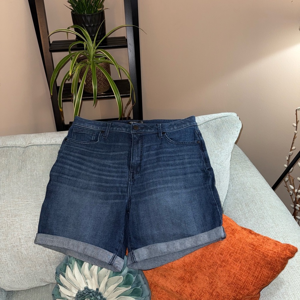 Simply Vera Vera Wang Dark Blue Jean Shorts